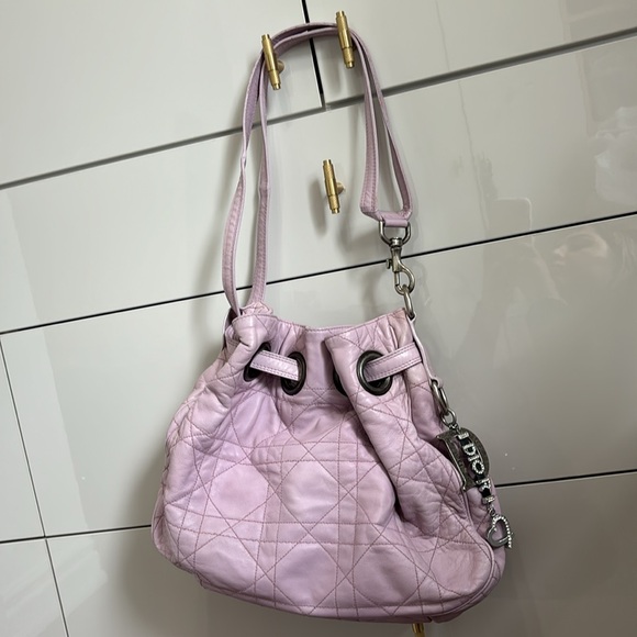 DIOR LILAC LAMBSKIN CANNAGE DRAWSTRING BAG - Picture 2 of 10